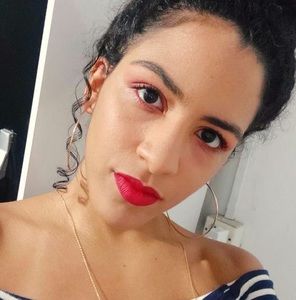 Meet your Posher, Inaê